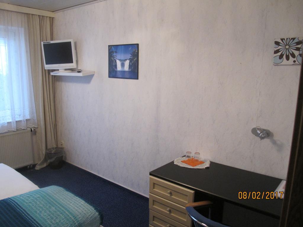 Pension Check In Hotell Güstrow Eksteriør bilde