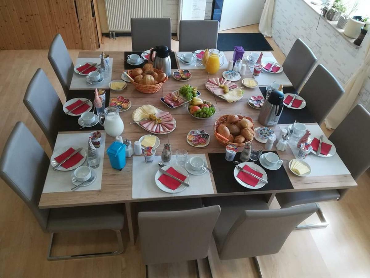 Pension Check In Hotell Güstrow Eksteriør bilde